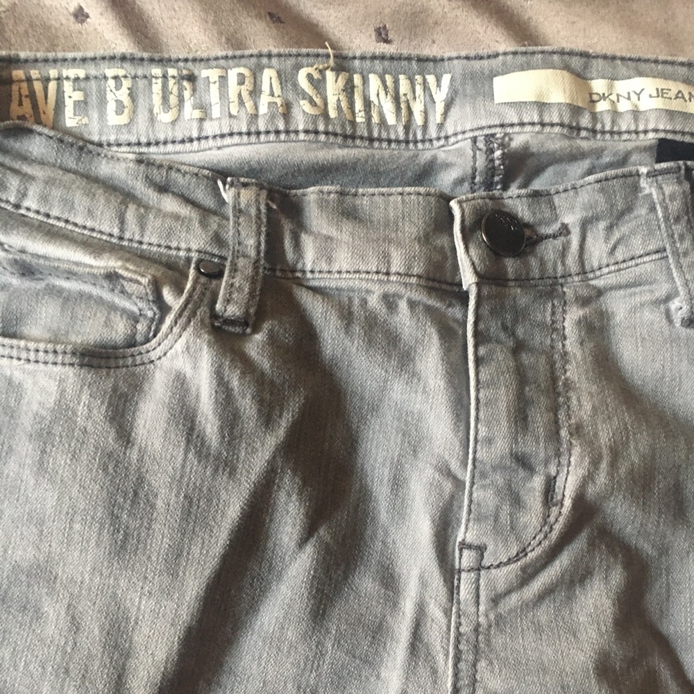 Straight Legged/Skinny DKNY Jeans Size:4